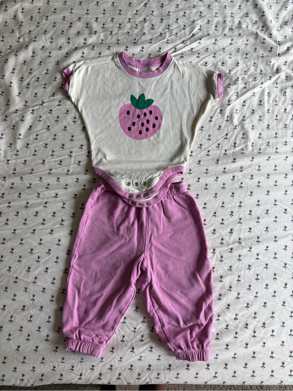 Hanna Anderson bodysuit and Pants set - 18-24m